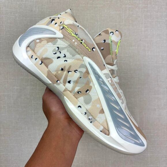 ? 2026 Hellstar x adidas AE 2 “Desert Camo” 10M